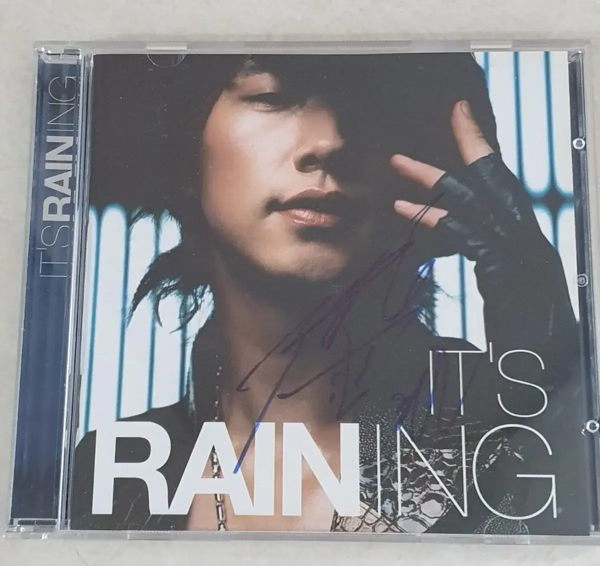 비 RAIN <IT'S RAINING> 싸인 CD입니다~