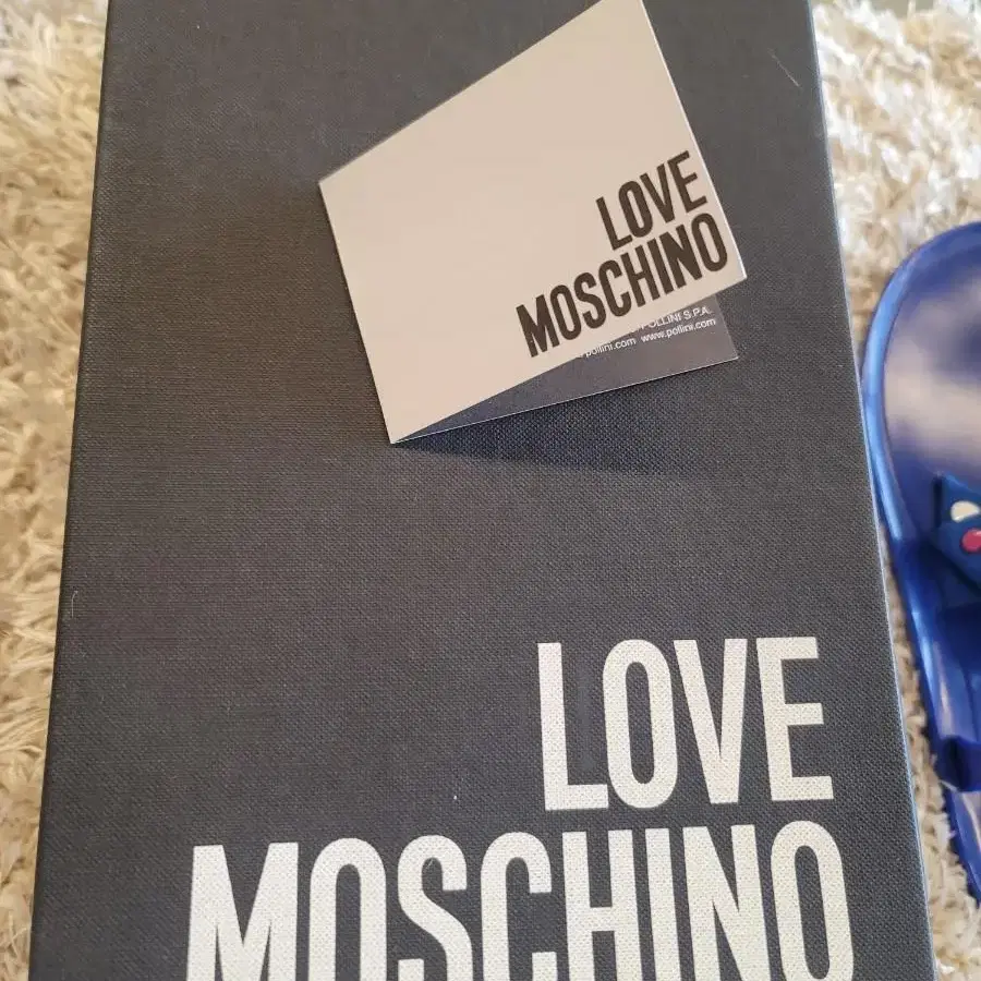 러브모스키노(love moschino)리본 쪼리샌들