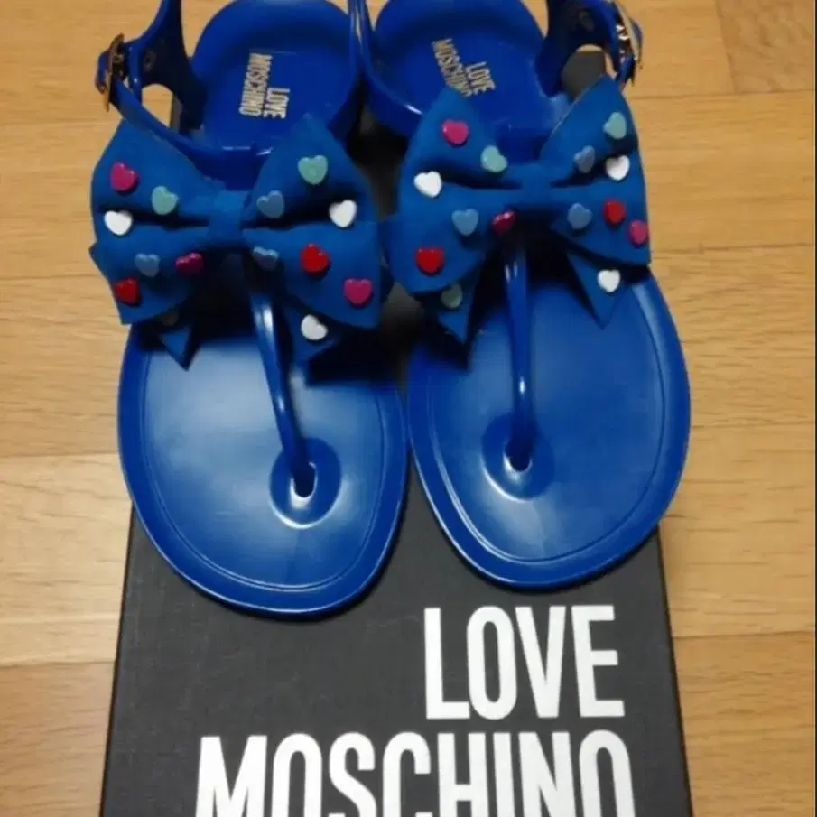 러브모스키노(love moschino)리본 쪼리샌들