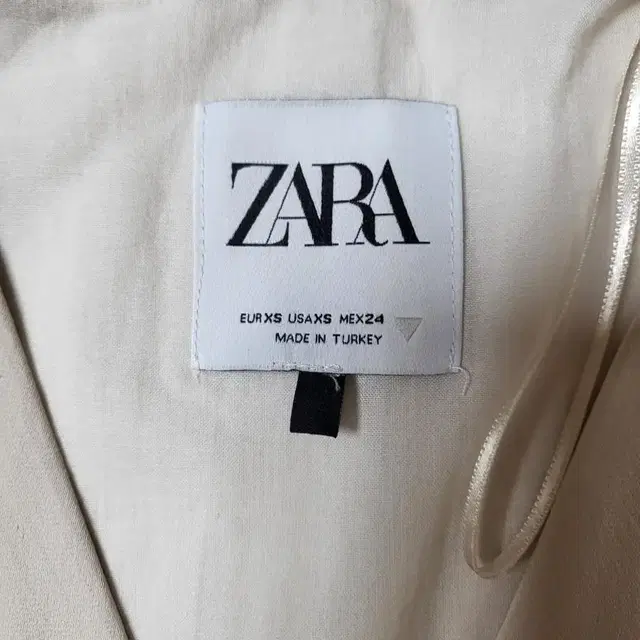 ZARA 오버사이즈 버터색상  상하의