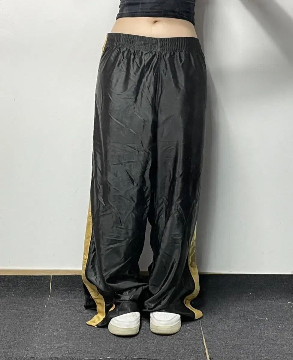 Nike Side Button Track Pants 34