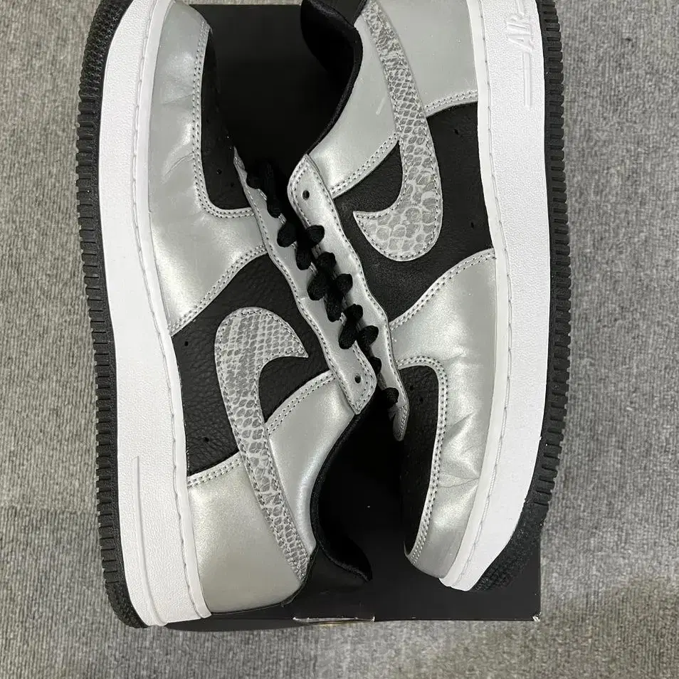 Nike Air Force 1 B Silver Snake