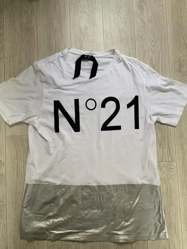 N21 반팔티