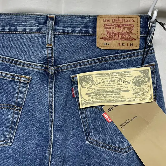 Levi's pants 617