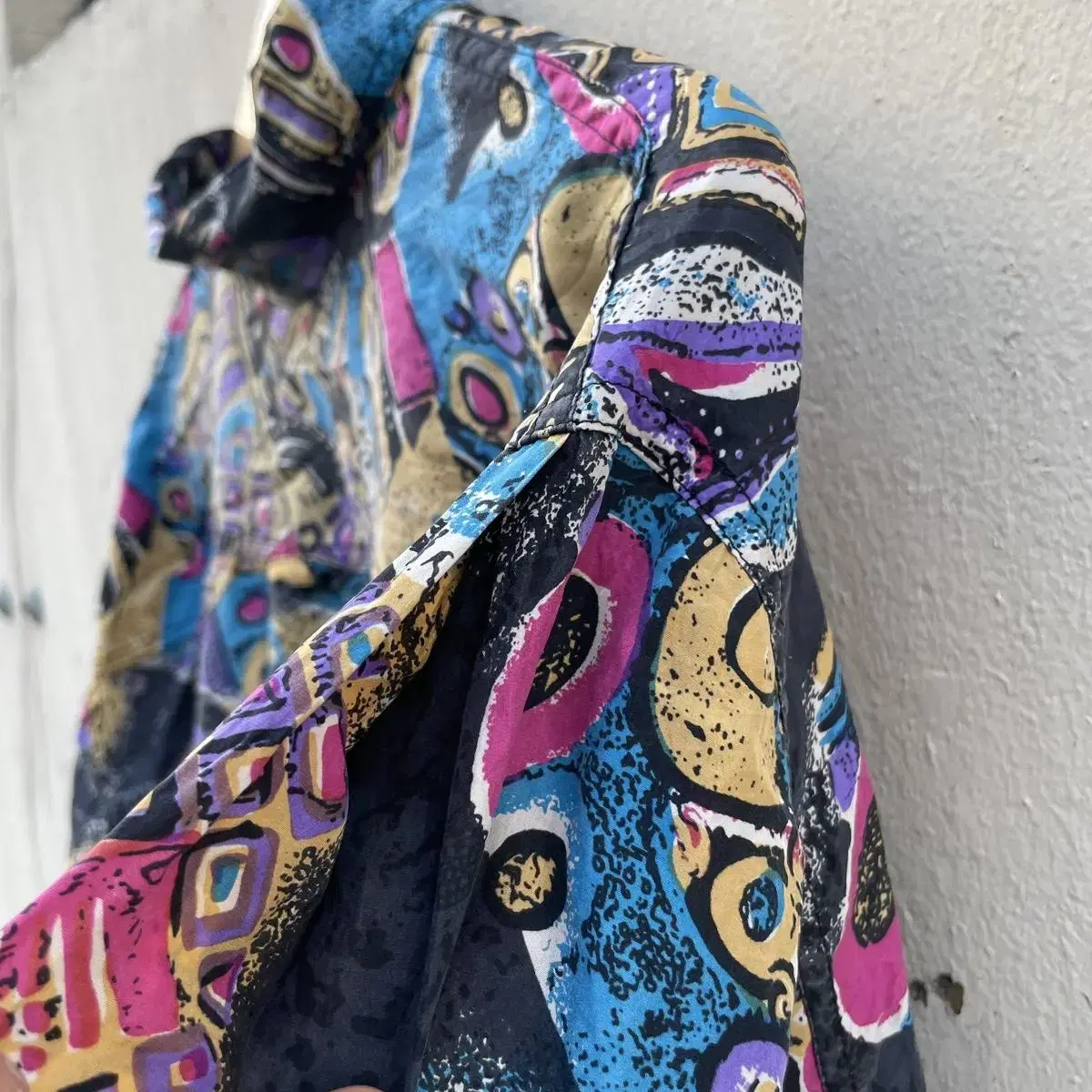 90s vintage silk abstract pattern shirts