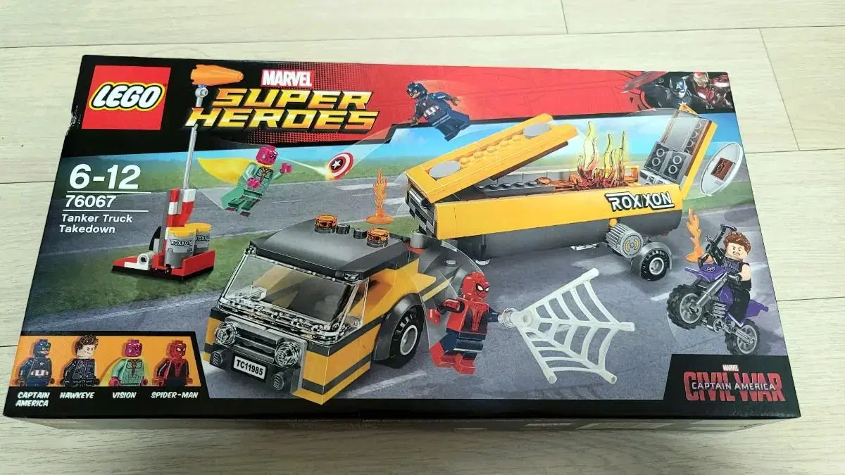 LEGO 76067 Avengers Tanker Truck Attack sells