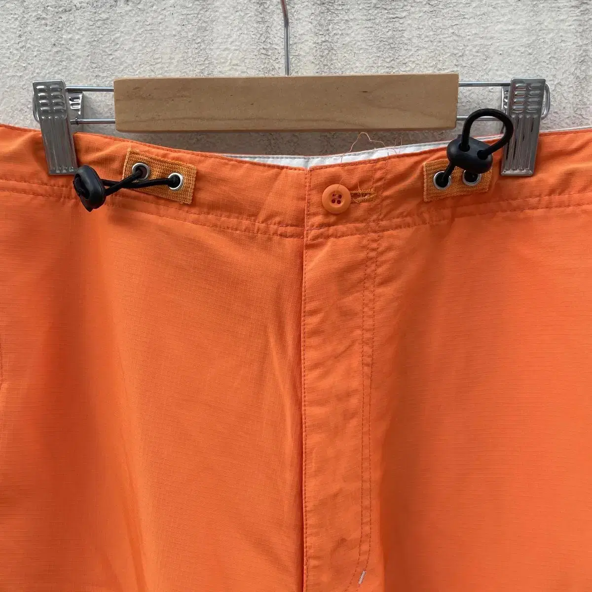 90s vintage ripstop orange cargo shorts