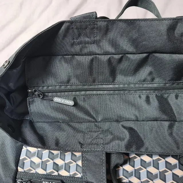 게리앤프레키 여행용가방 voyage bag