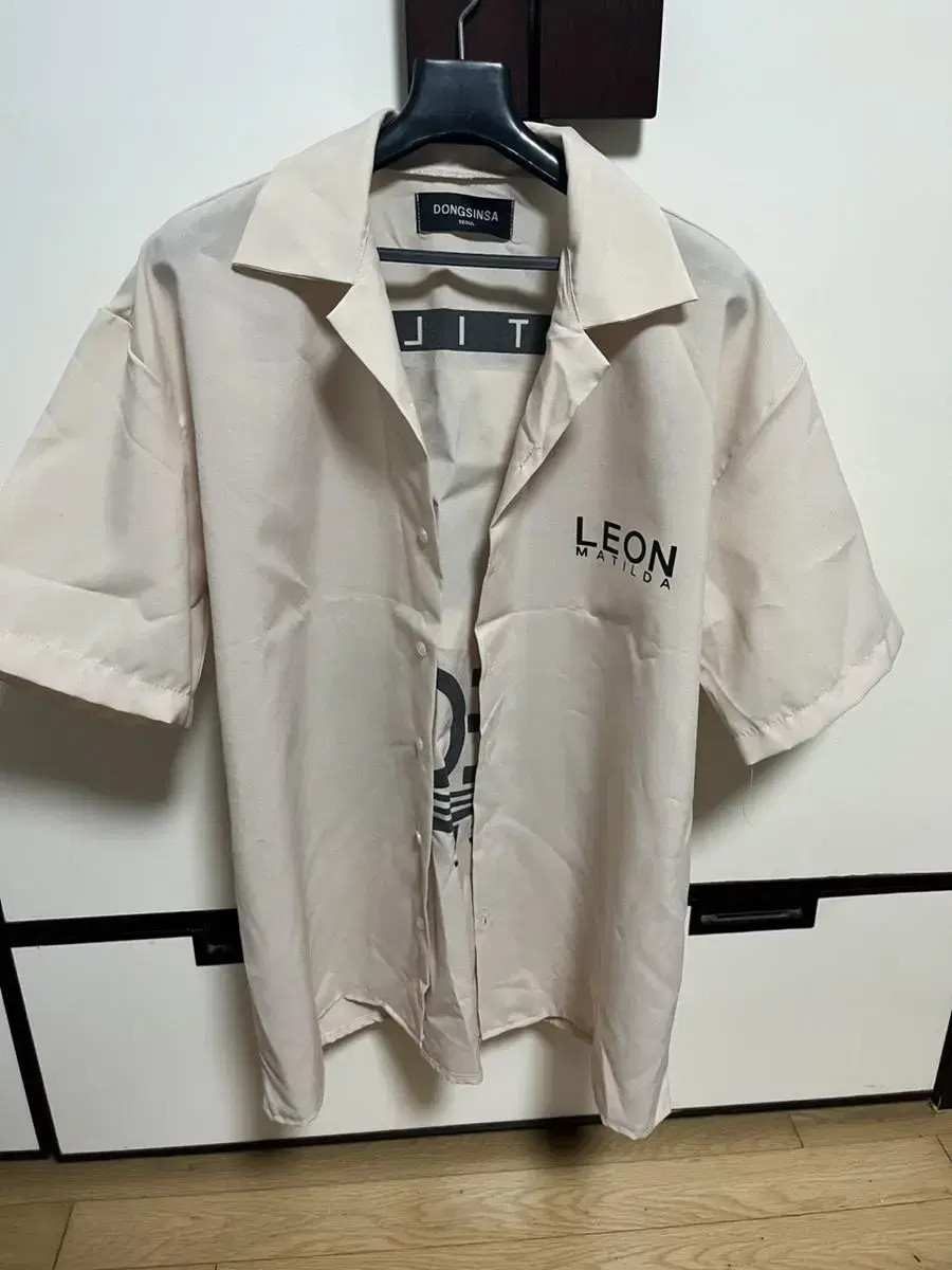 Matilda Léon shirt