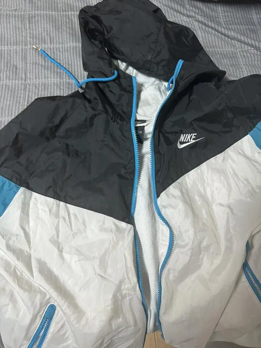 Nike Windrunner Windbreaker