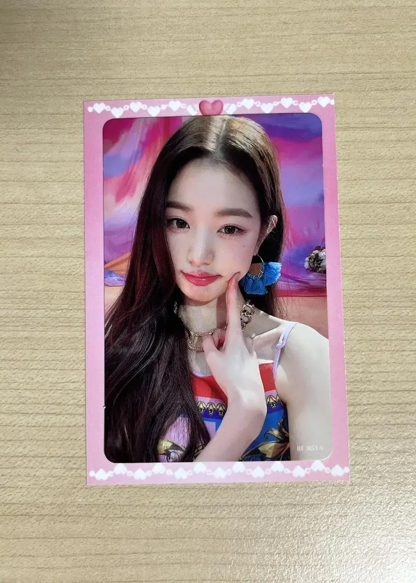 ive jang wonyoung sells nippon photocards