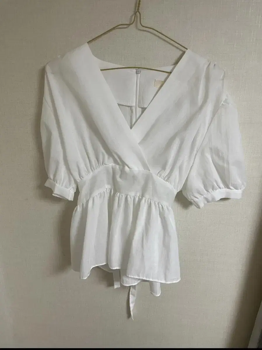 Shirring Blouse (new) tucked in o