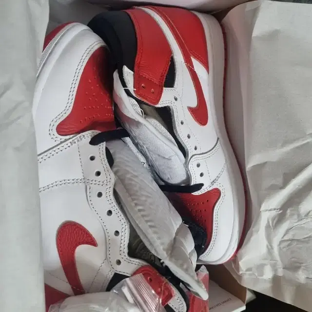 Jordan 1 Retro High OG Heritage 250 운동화