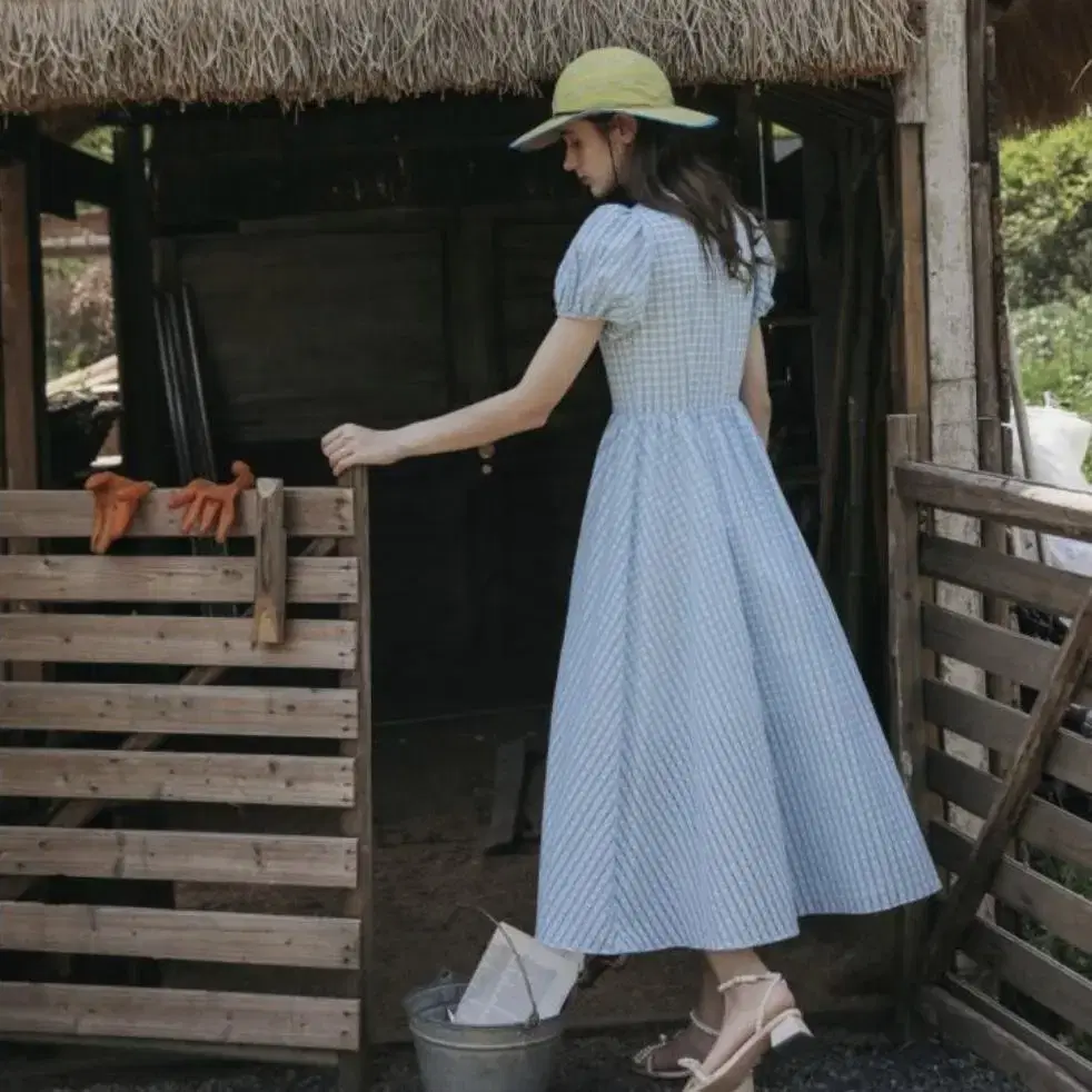 던드롭 원피스 Flat callor short puff longdress