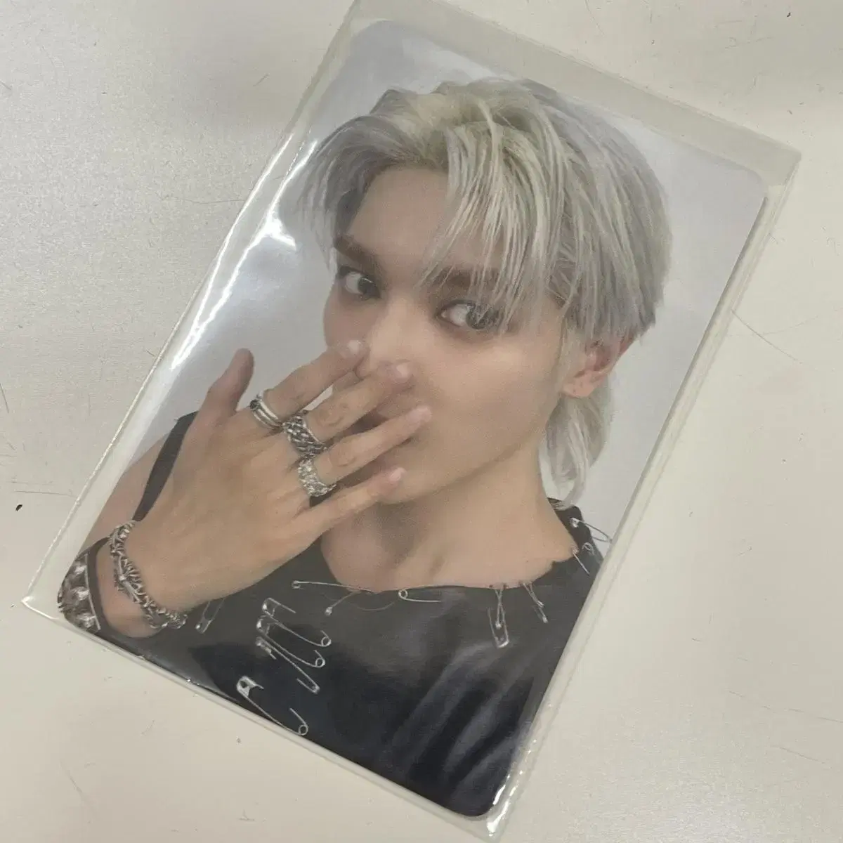 Taeyong Sharala with muu showcase photocard