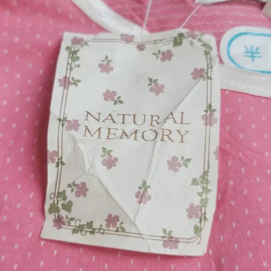 일본빈티지 새제품 도트 핑크 티셔츠 NATURAL MEMORY