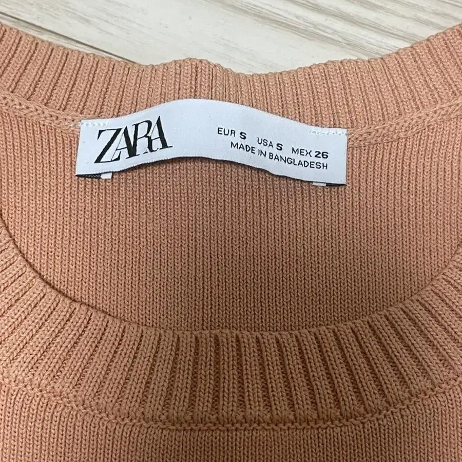 ZARA 니트 크롭티 크리스 크로스 크롭탑