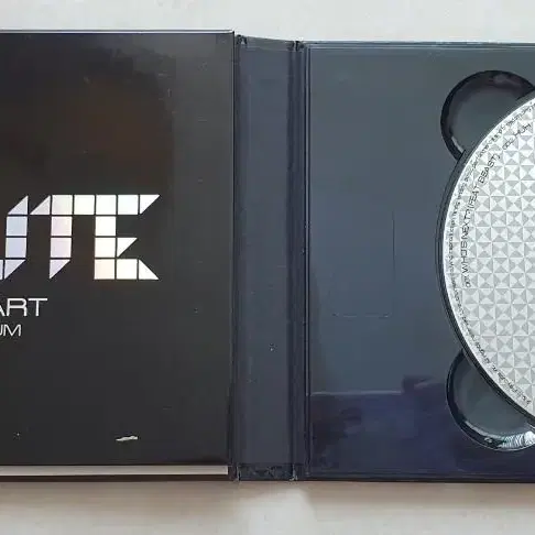 포미닛 4MINUTE 2nd mini album <HUH>싸인앨범입니다