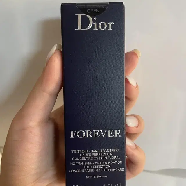 Dior 포에버 24H 웨어 하이 퍼펙션 파운데이션