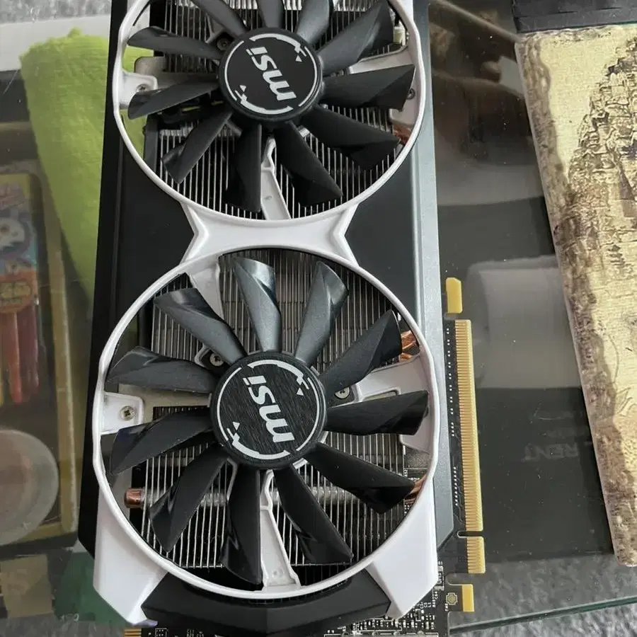 Msi GTX 960 2g 그래픽카드 입니다