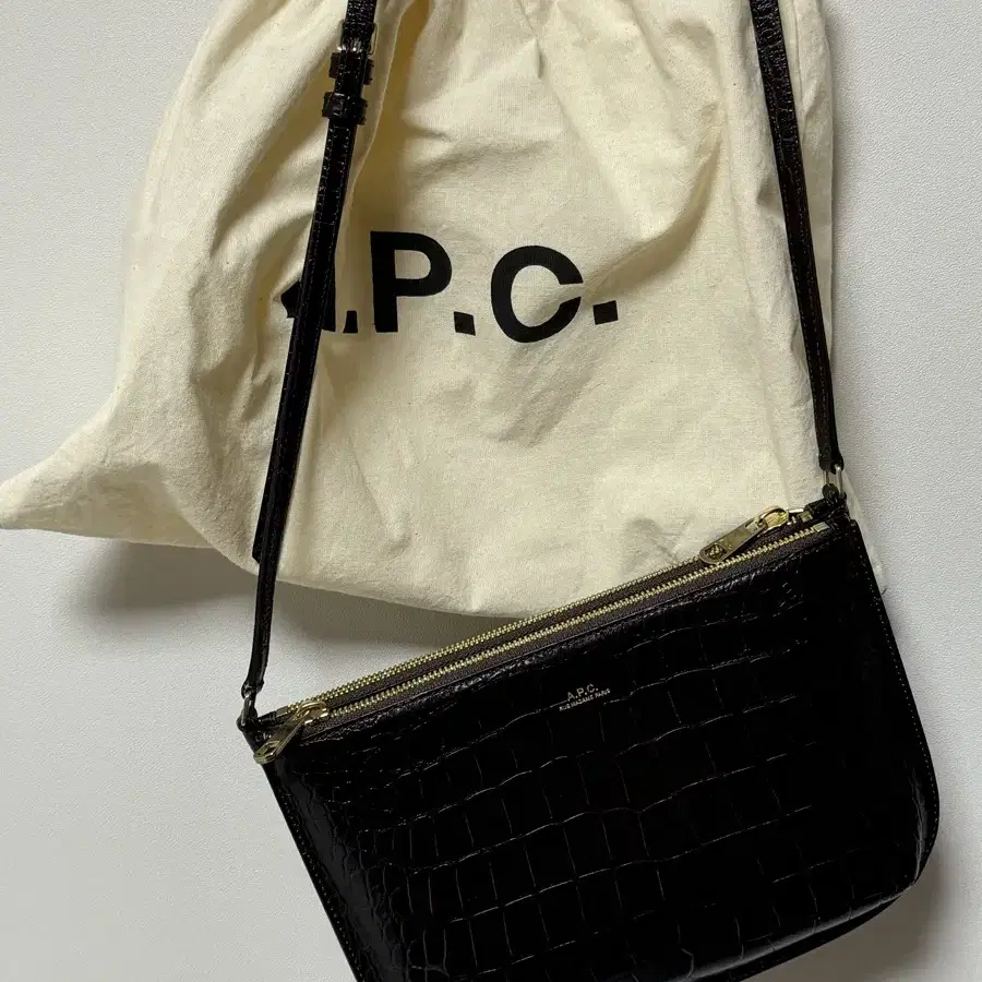 아페쎄 a.p.c 사라백