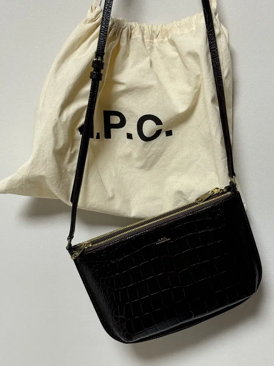 아페쎄 a.p.c 사라백