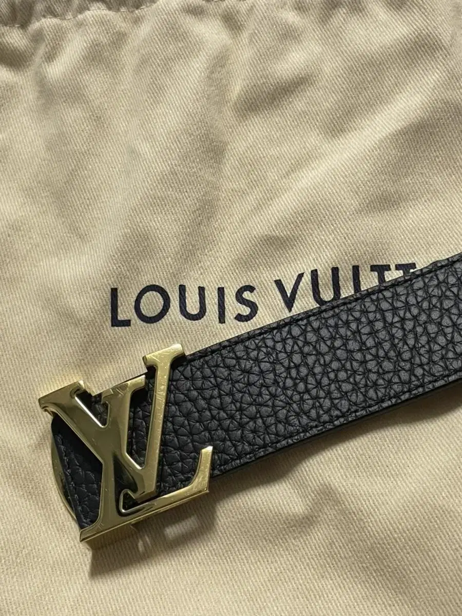 루이비통 벨트 LV 이니셜 30mm 리버서블 양면 벨트 블랙 브라운 골드