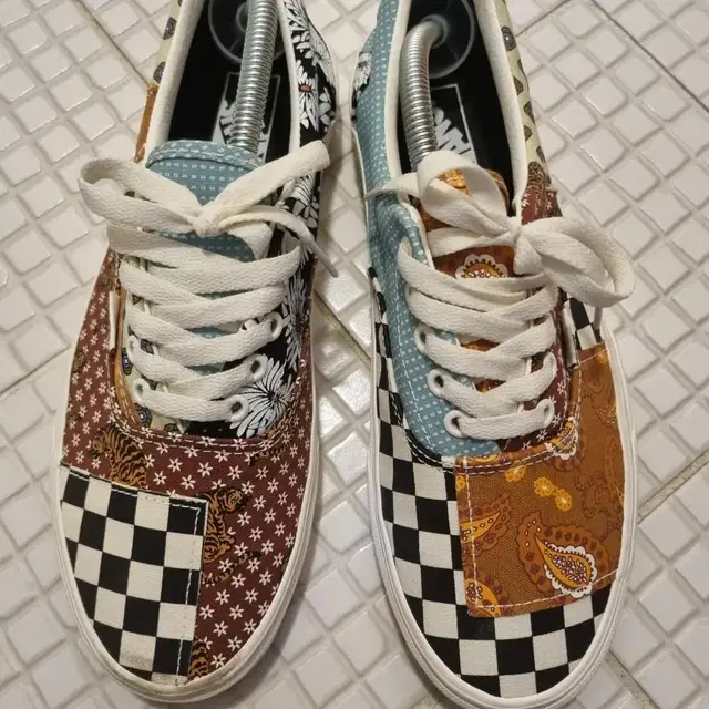 VANS