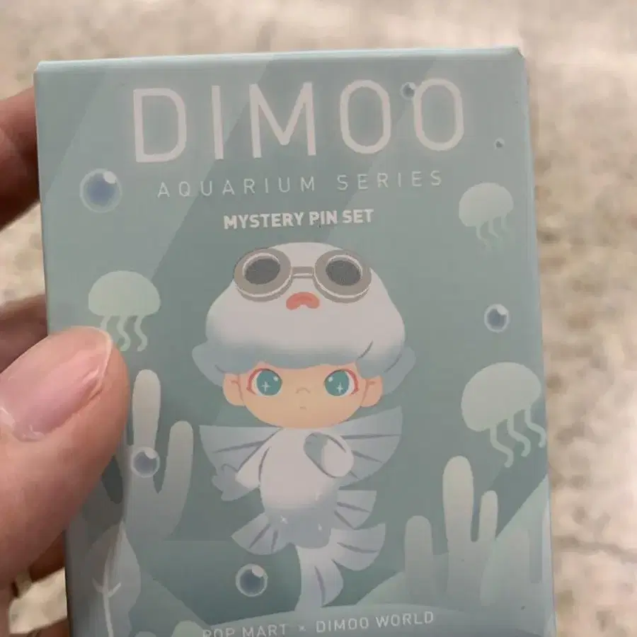 디무 DIMOO 아쿠아리움 핀셋 뱃지 팝니다.