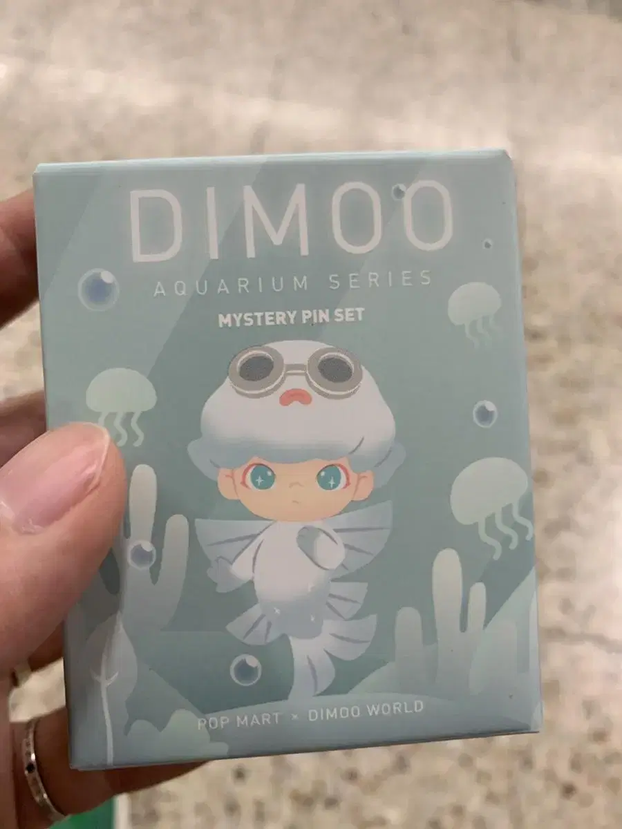 디무 DIMOO 아쿠아리움 핀셋 뱃지 팝니다.