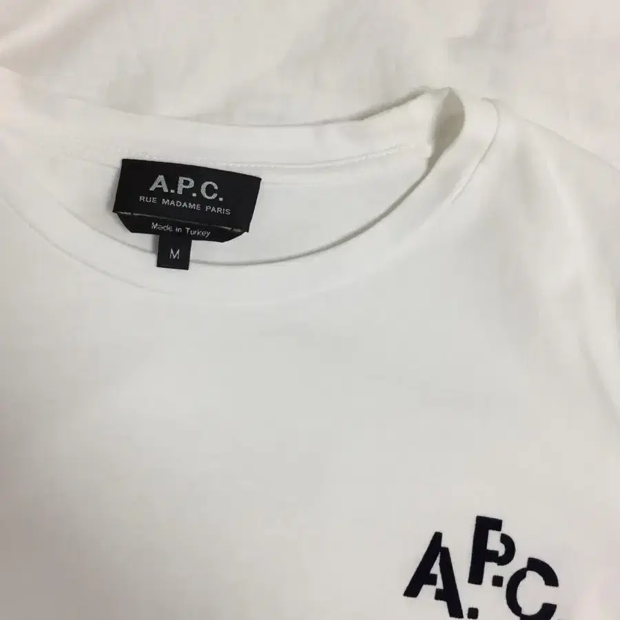 아페쎄 A.P.C 로고 반팔 티셔츠