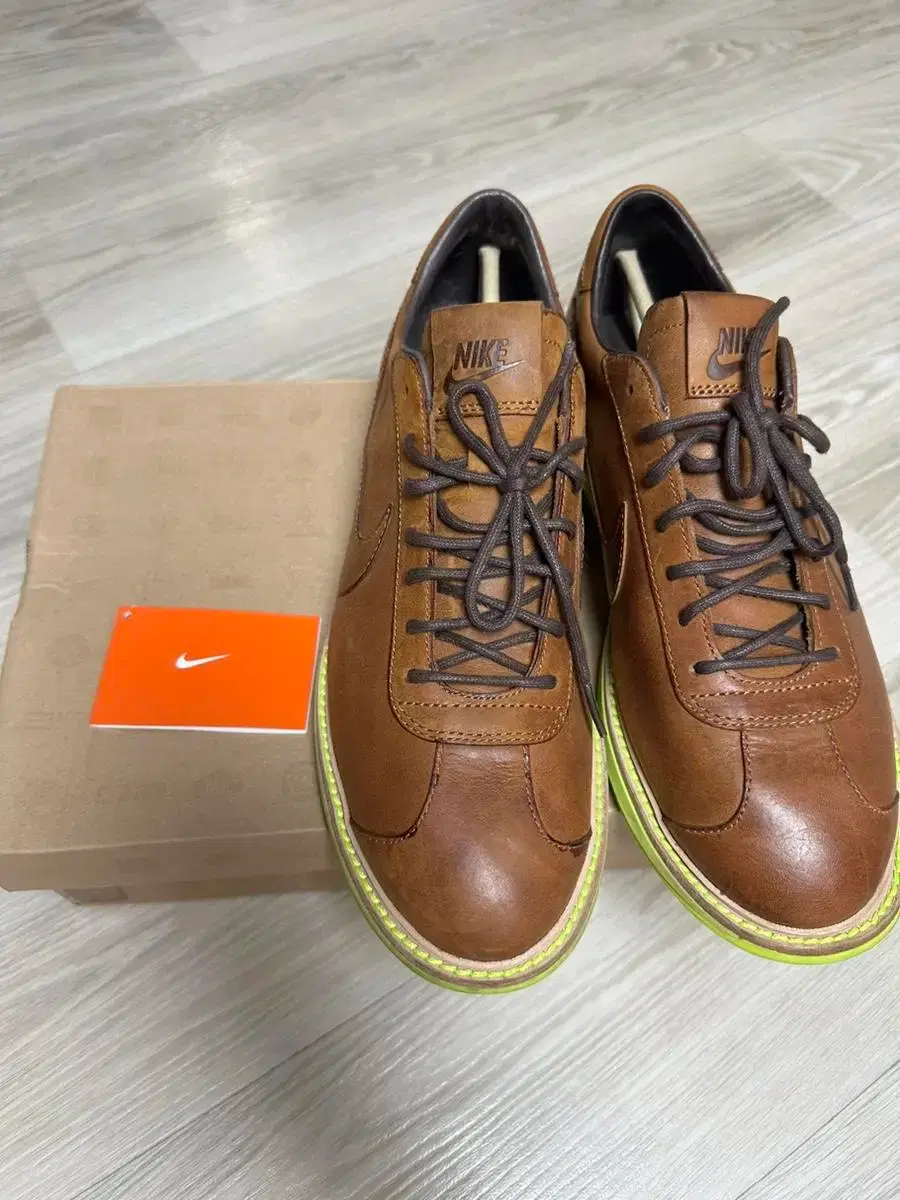 nike 1972 qs dark brown