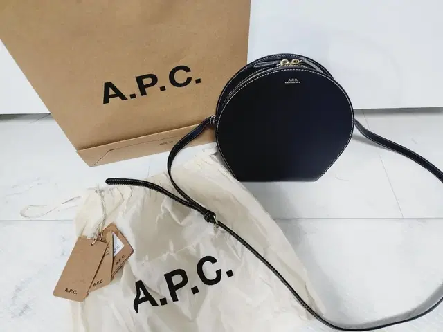 apc 아페쎄 밀라 크로스백