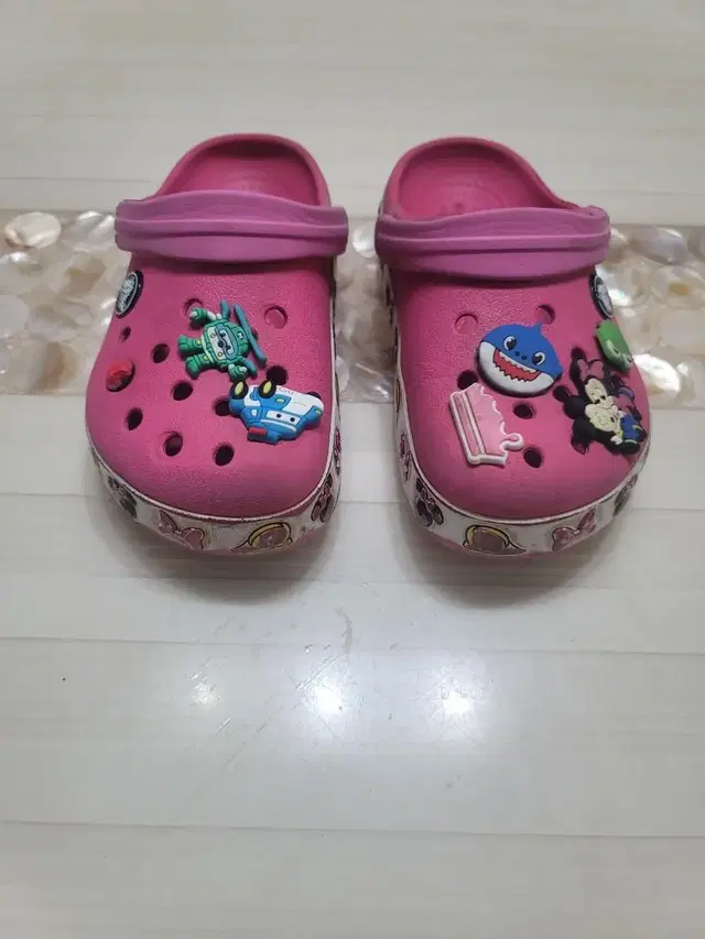 여아 신발 crocs C8