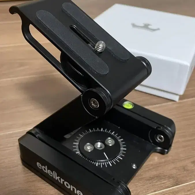 에델크론 Edelkrone flextilt head2