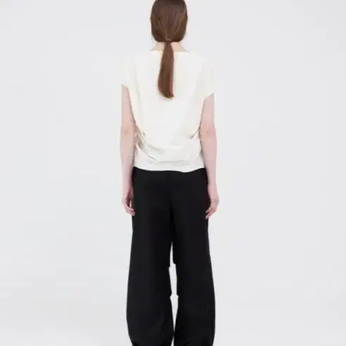 아키텍트 Architekt side tuck blouse (cream)