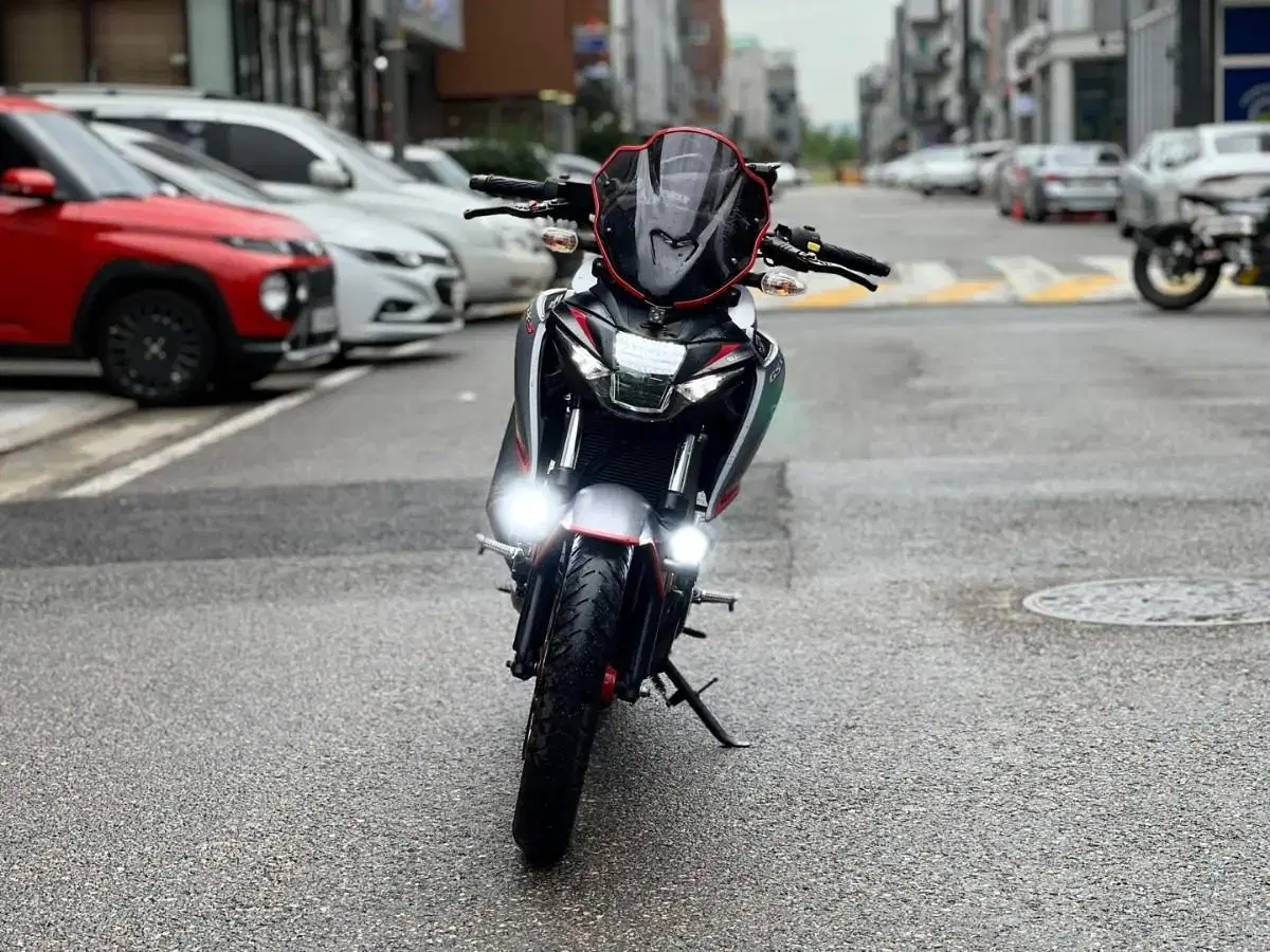 스즈끼gsxs125 19년식 2만키로 240만원 판매합니다