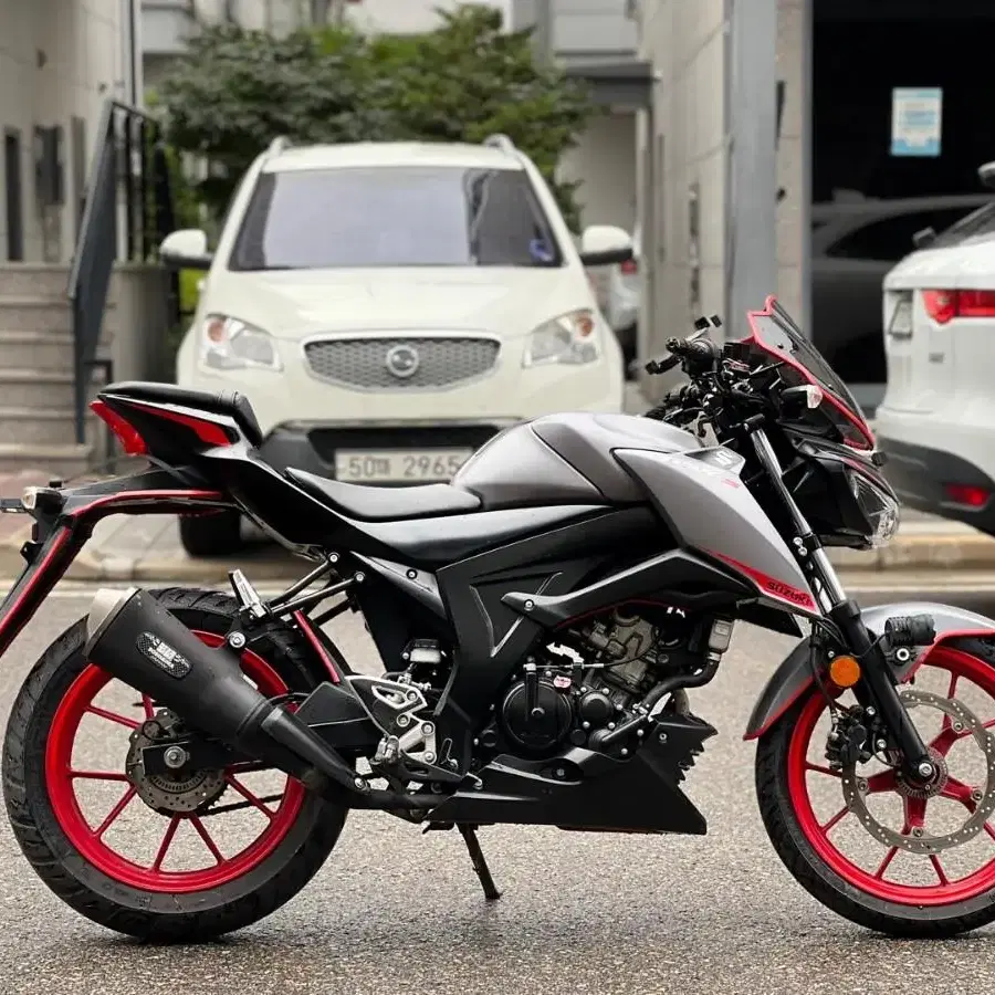 스즈끼gsxs125 19년식 2만키로 240만원 판매합니다