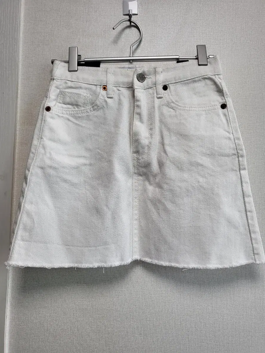 White miniskirt size S