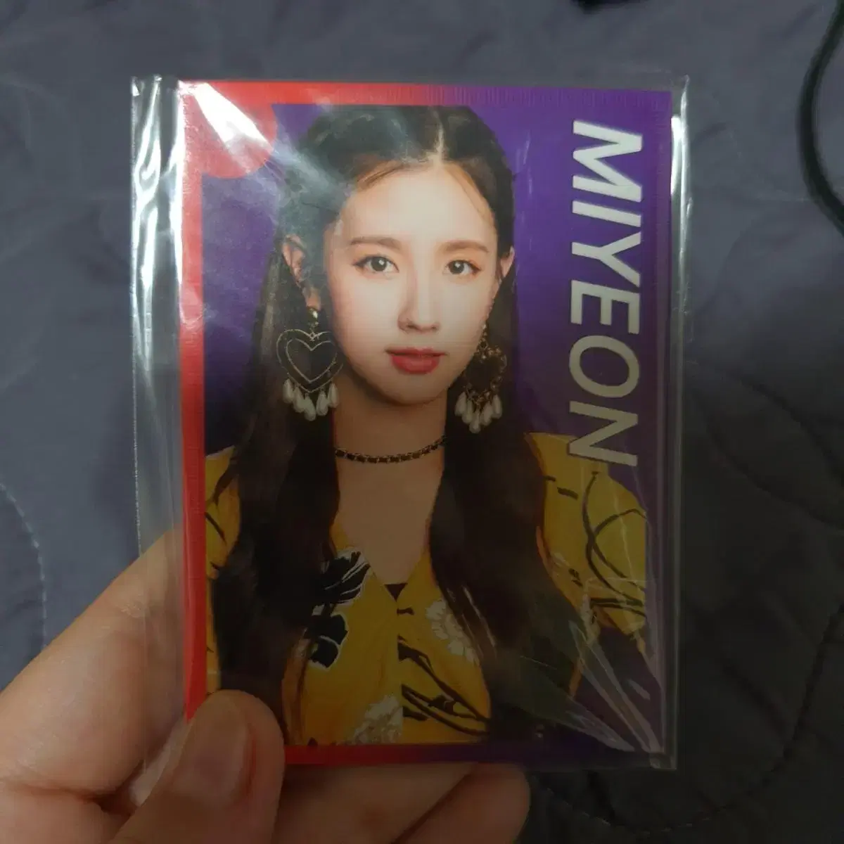 Gidle Japanese earbuds wireless earphones for girls photocard sells