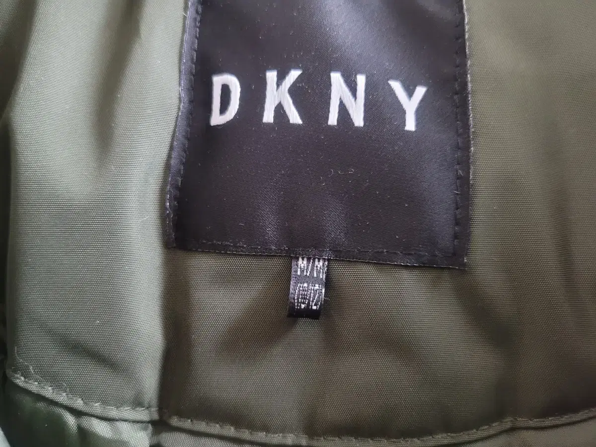 미착용 DKNY 주니어 야상점퍼.