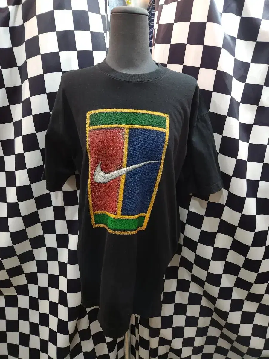 Nike 90s Tennis Court Box Logo Vahn Short Sleeve Tee