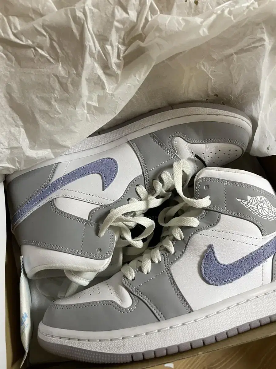 Jordan 1 Mid Wolf Grey 245