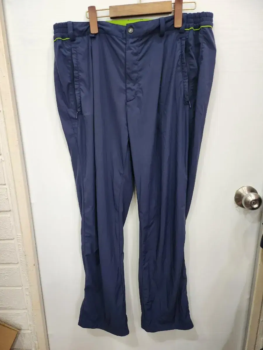 (Nominal 92, Actual 36) THE NORTH FACE North Face Pants !LaundryO