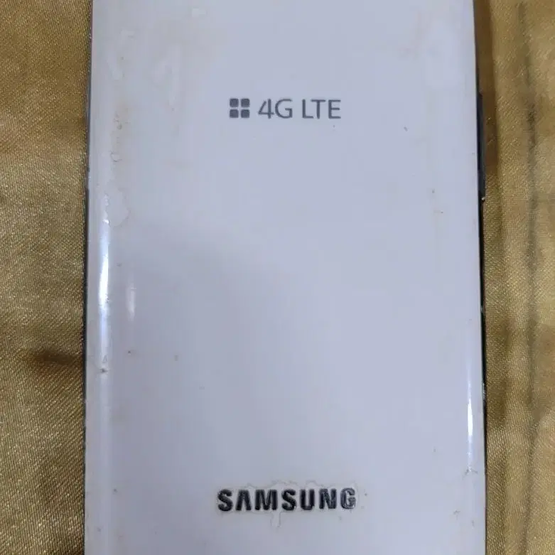 삼성갤럭시  4G LTE ㅡ스마트폰