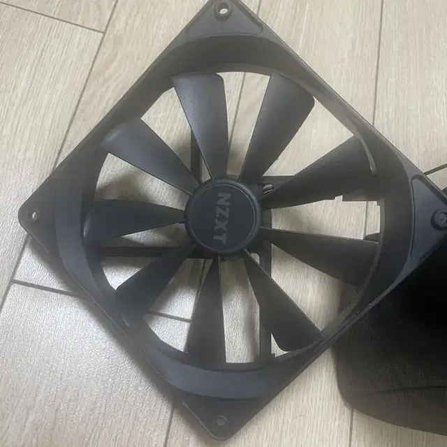 NZXT 140mm 시스템 쿨러 4개 판매