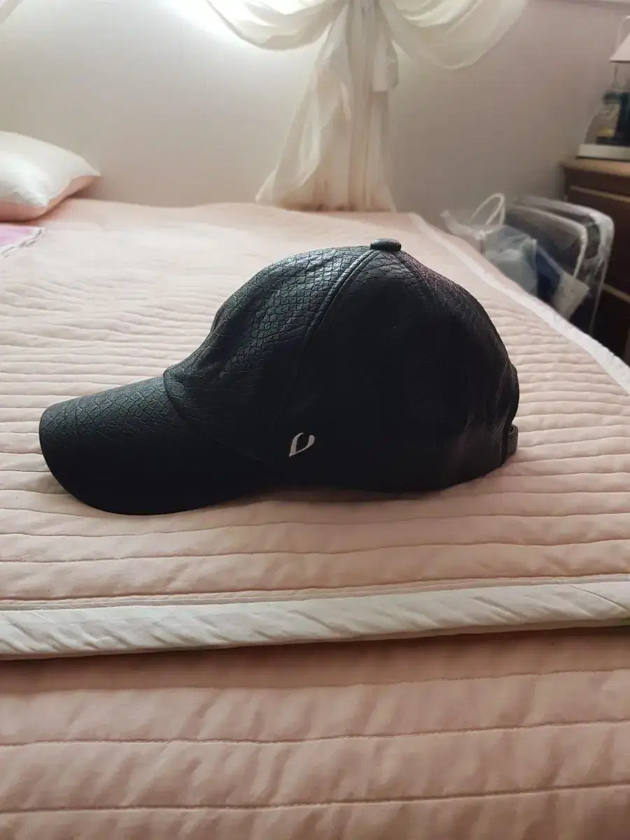 Vibrate Leather Ball Cap