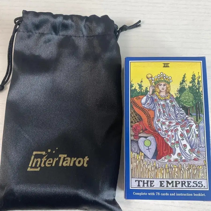 Universal Waite Tarot Deck the empres 타로