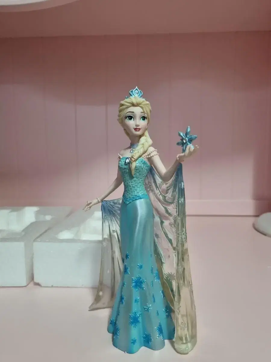 Frozen's Elsa Showcase