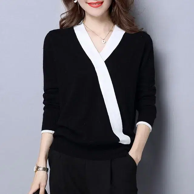 TB336 V-neck long-sleeved knit tee Black FREE4455-1